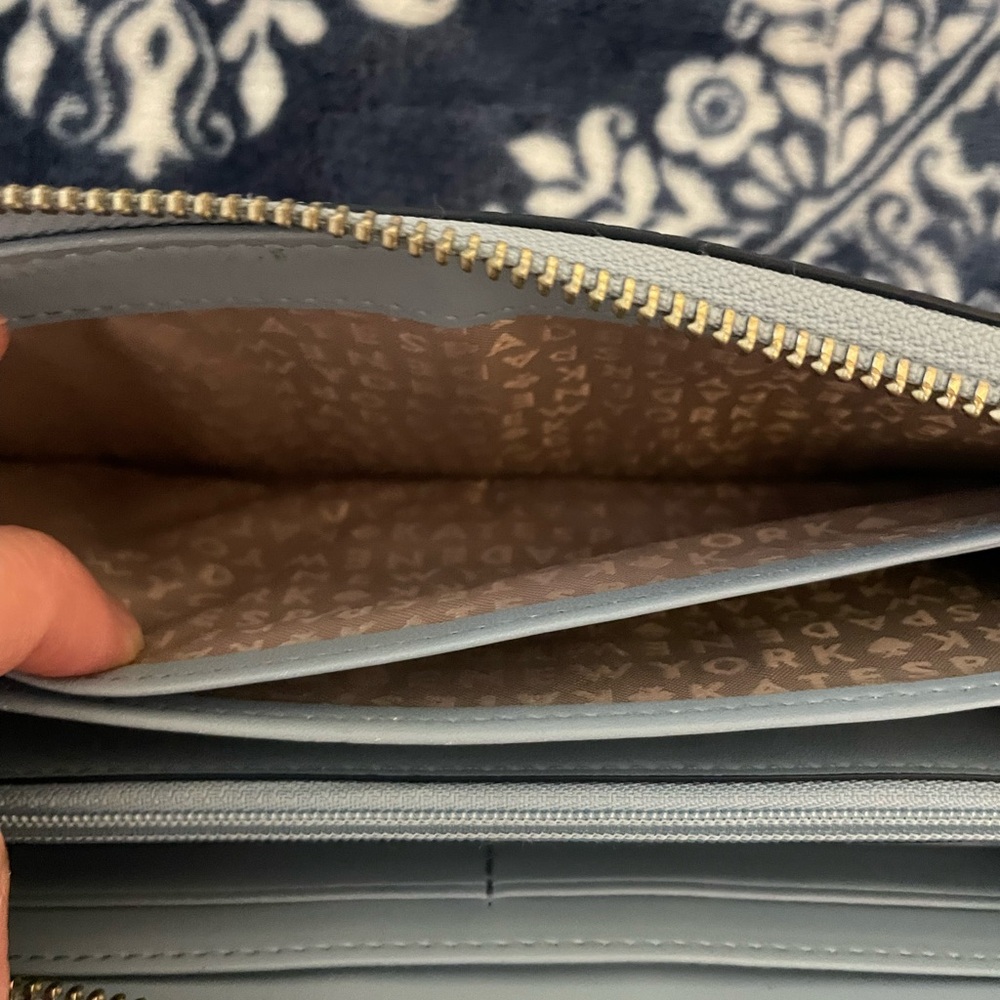 EXCELLENT CONDITION Kate Spade Large Continental Wallet in Light Blue - Picture 9 of 12